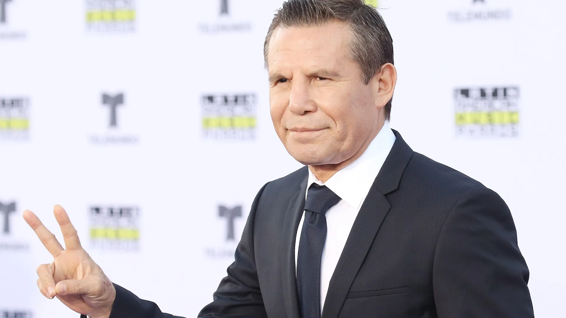 Julio César Chávez